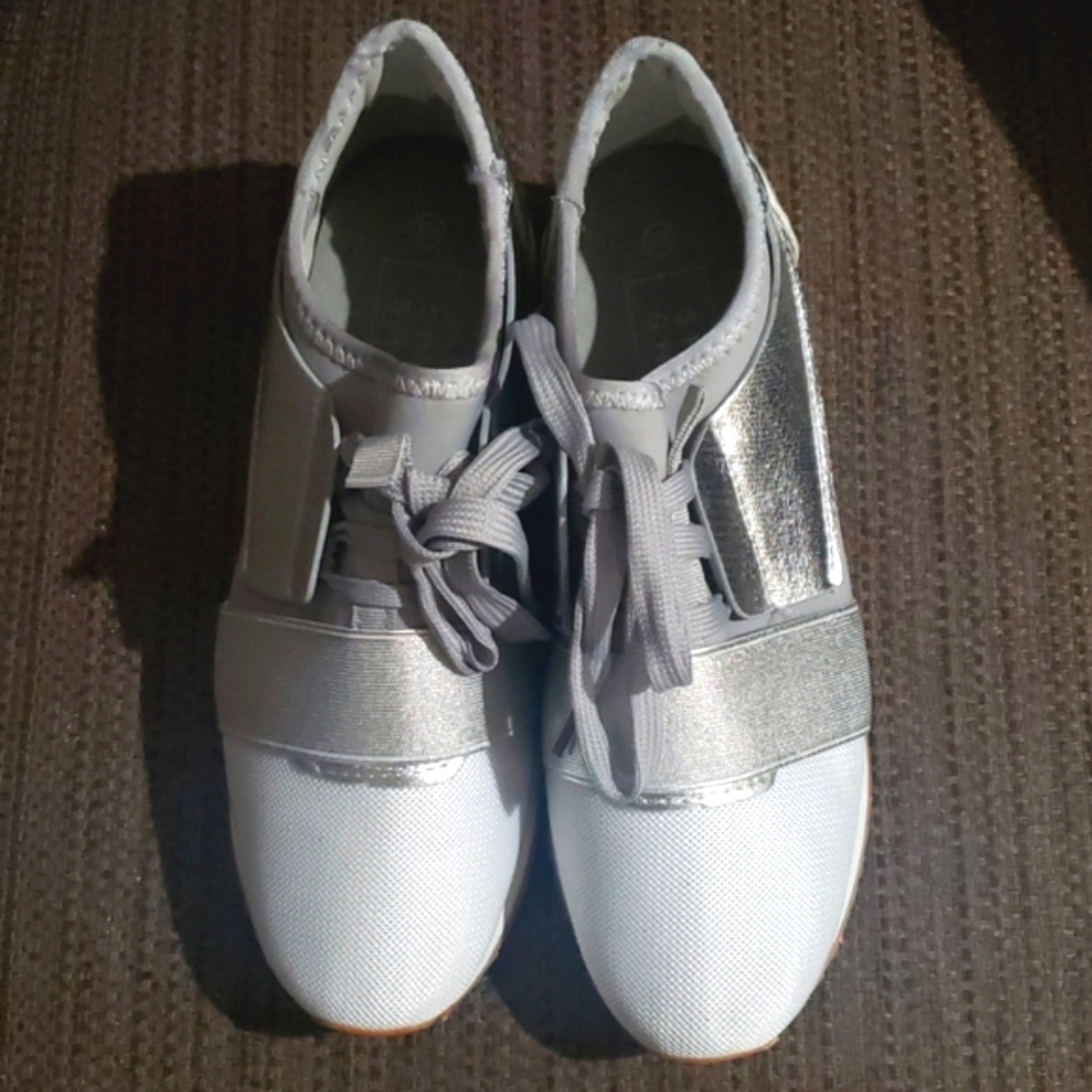 Silver fashion sneakers